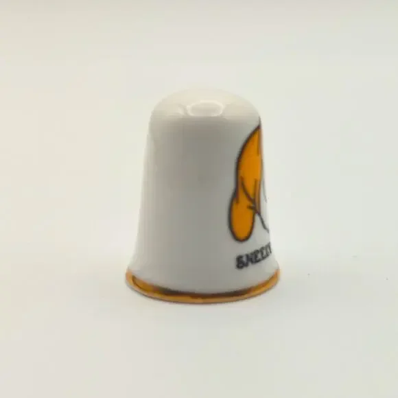 VTG AFB Thimble Sneezy Bone China Disneys Snow White Gold Trim Collectible - Picture 6 of 9